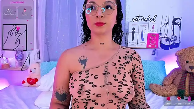 Mari Sweett online show from February 3, 7:51 pm