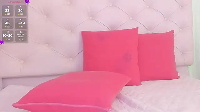 Snapshot of anchela-garcia1 chatting on October 7, 2:32 pm anchela-garcia1 online show from October 7, 2:32 pm