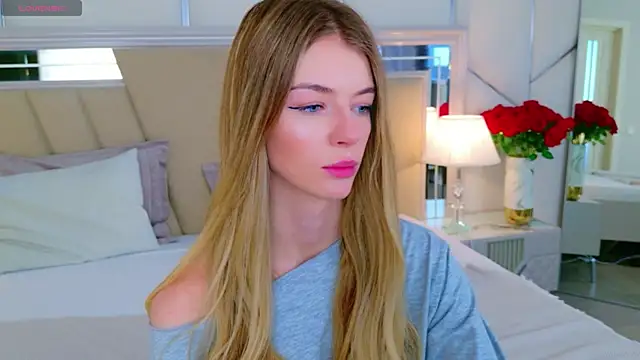 MeganMour online show from April 25, 1:41 pm