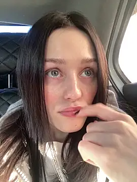 Mia Mia M online show from April 8, 2:08 pm