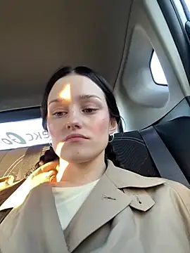 Mia Mia M online show from April 20, 4:10 pm