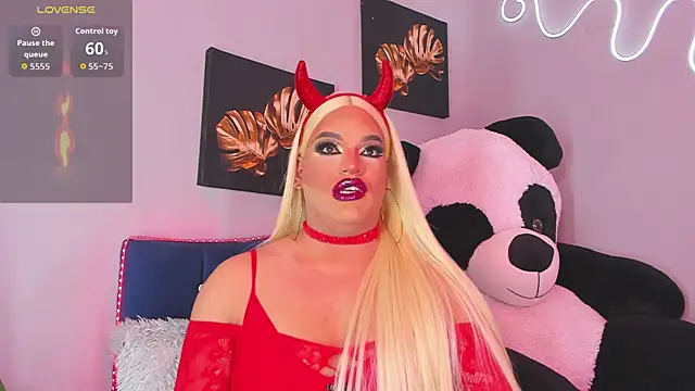 Snapshot of Missisabella_ chatting on October 1, 1:43 am Missisabella online show from October 1, 1:43 am