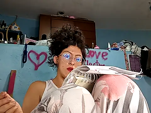 LoveElectra online show from October 2, 3:06 pm