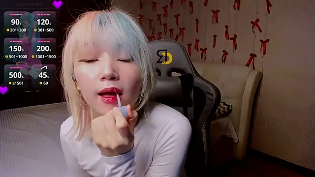 Milla Aheo online show from April 18, 1:24 pm