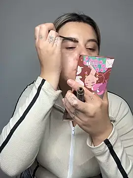 SaraBraun  online show from April 28, 4:22 pm