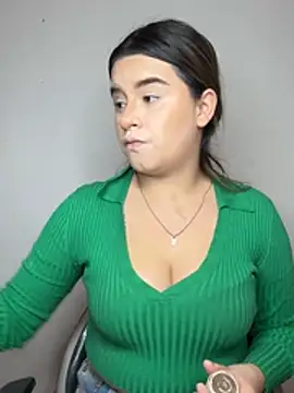 SaraBraun  online show from April 22, 5:43 pm