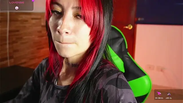 Michell Wallker online show from March 27, 2:40 pm