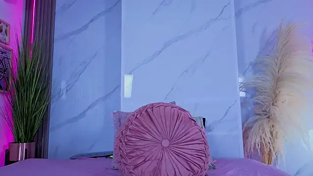 Chlooee   online show from April 25, 4:26 am