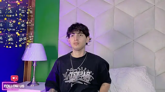 sett and gwen online show from April 24, 4:37 am