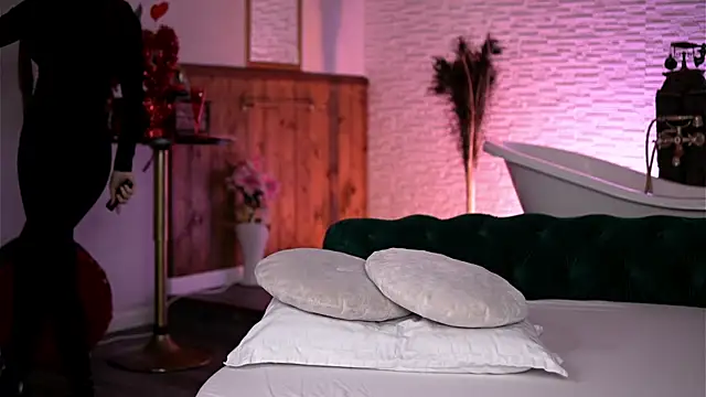 Jenna Day online show from April 22, 6:21 am