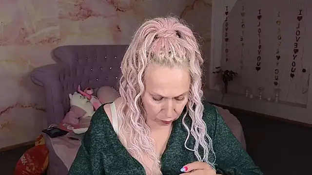 Snapshot of Penelope_Pinky chatting on September 30, 12:44 pm Penelope Pinky online show from September 30, 12:44 pm