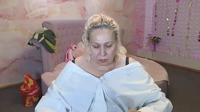 Penelope Pinky online show from November 5, 11:26 am