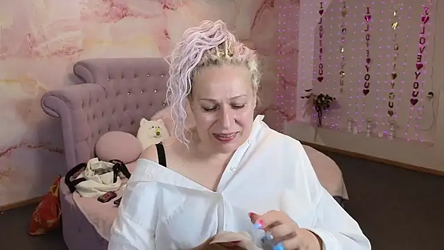 Snapshot of Penelope_Pinky chatting on September 23, 3:26 am Penelope Pinky online show from September 23, 3:26 am