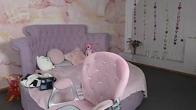 Snapshot of Penelope_Pinky chatting on September 25, 3:38 am Penelope Pinky online show from September 25, 3:38 am