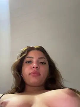 Nicollygriu online show from June 18, 2:44 pm