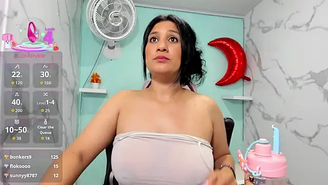 Snapshot of karime_sexygirl chatting on October 19, 2:08 pm karime sexygirl online show from October 19, 2:08 pm