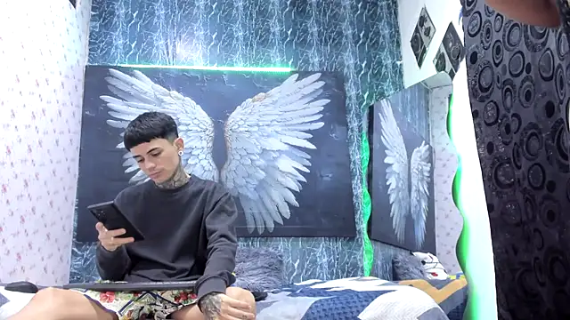 exotic hot couple online show from April 22, 9:56 pm