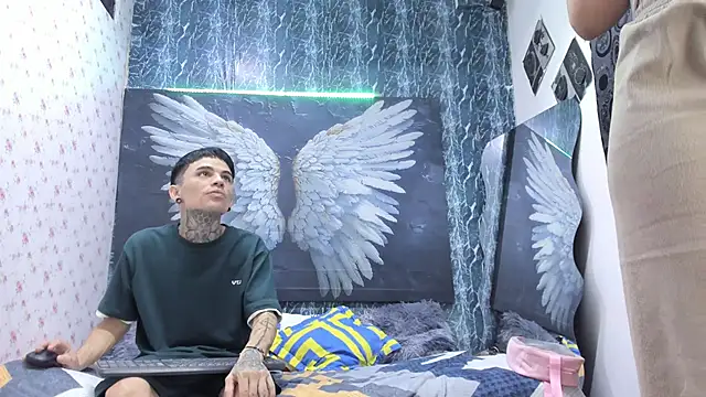 exotic hot couple online show from April 21, 8:38 pm