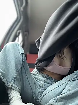 JulliaVegas online show from February 18, 3:05 am