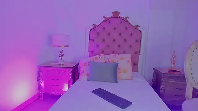 rebeca watsson online show from November 21, 11:56 am