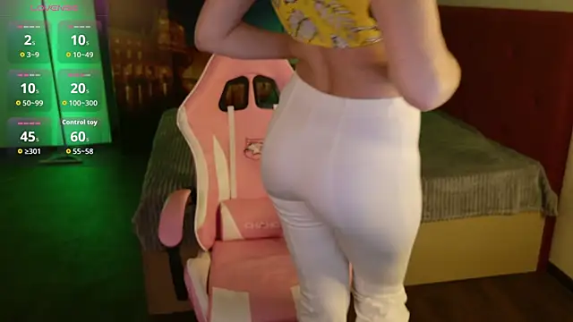 AnneHaddaway online show from April 28, 7:51 pm