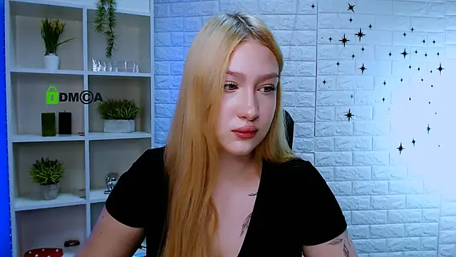 playful sophie online show from June 4, 8:02 pm