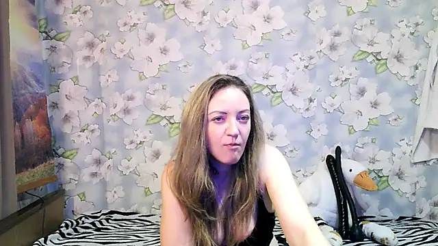 Snapshot of KattyLuuu chatting on October 8, 9:08 pm KattyLuuu online show from October 8, 9:08 pm