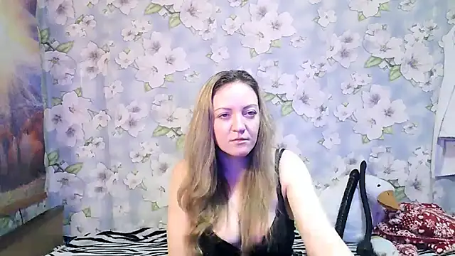 KattyLuuu online show from October 26, 9:21 pm