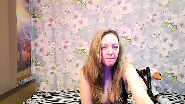 Snapshot of KattyLuuu chatting on September 11, 3:07 am KattyLuuu online show from September 11, 3:07 am