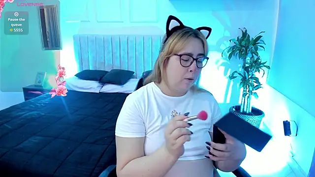 chloe prg online show from July 13, 10:43 pm