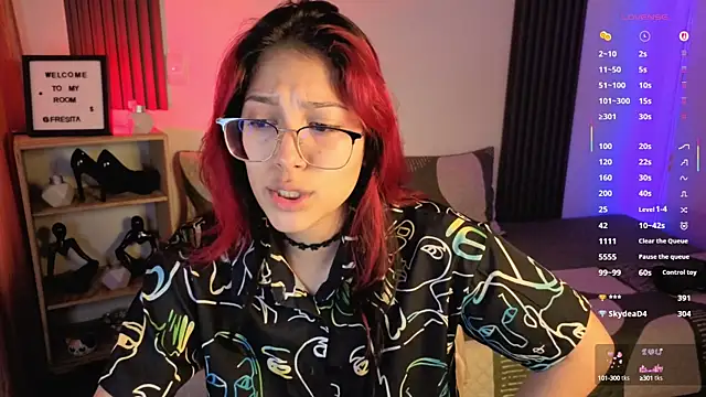 Snapshot of Fresita_Rosita chatting on October 1, 4:34 pm Fresita Rosita online show from October 1, 4:34 pm