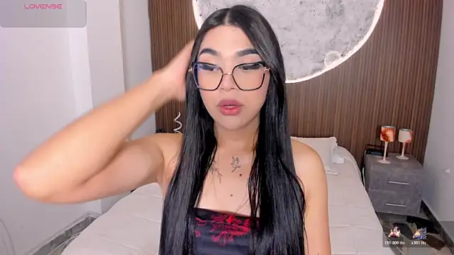 RoseCassie online show from April 23, 2:41 pm