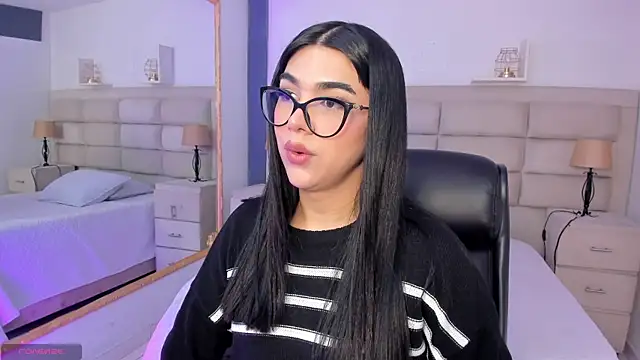 RoseCassie online show from October 21, 1:48 pm