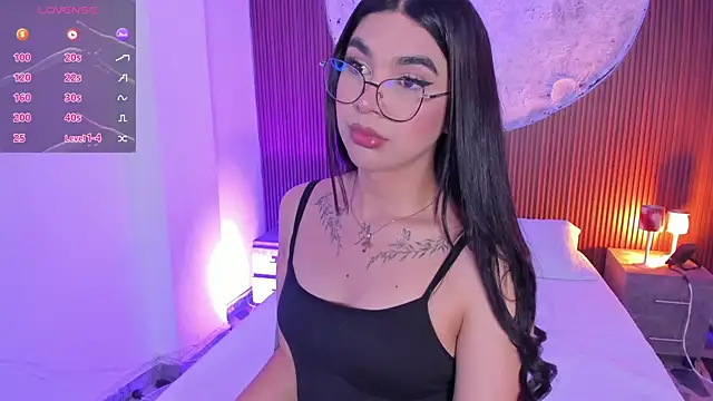 RoseCassie online show from July 3, 1:28 pm
