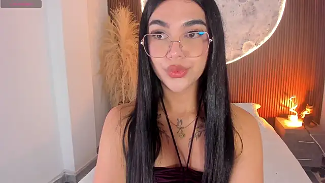 RoseCassie online show from February 5, 1:47 pm