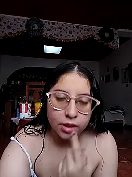 Snapshot of valentina568 chatting on October 19, 7:38 pm valentina568 online show from October 19, 7:38 pm