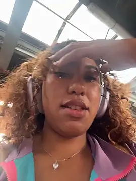 lauraltt online show from December 21, 9:08 pm