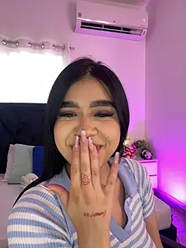 Lily Woodz online show from July 28, 7:04 pm
