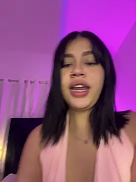 Lily Woodz online show from May 2, 4:38 am