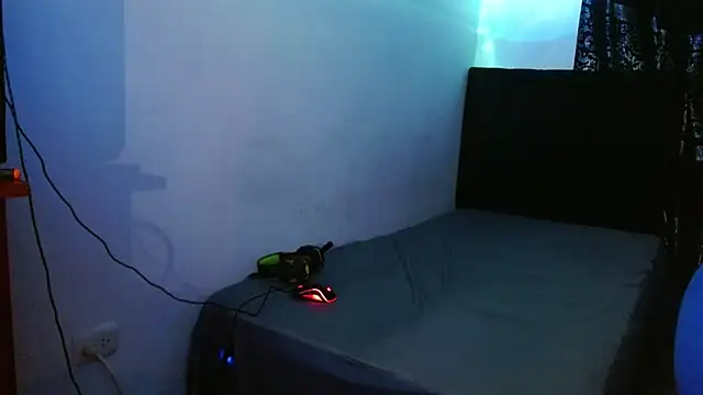 miia-liiam online show from December 2, 7:54 am