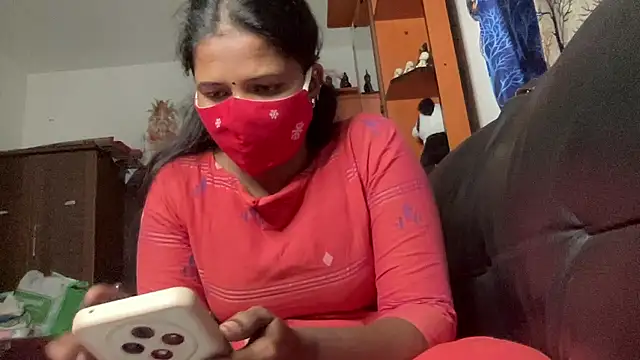 Tamil Sanjana  online show from January 9, 8:02 pm