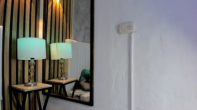 Samantha Good online show from December 17, 12:42 pm