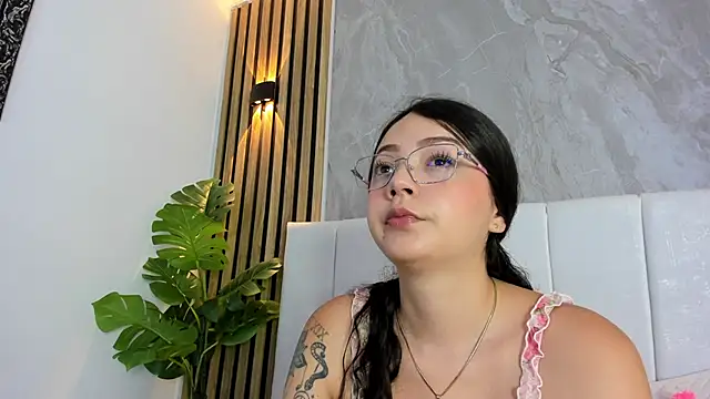 Samantha Good online show from March 24, 11:59 am