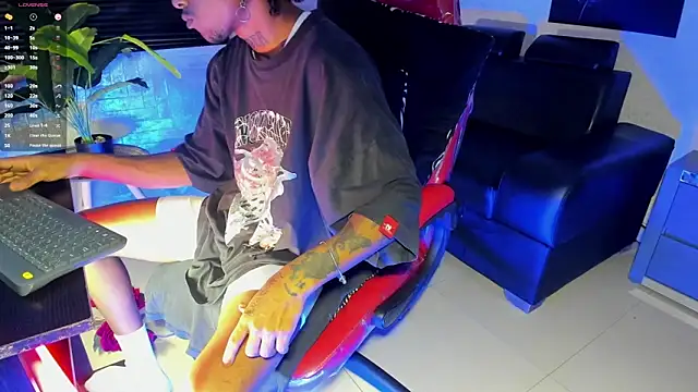 JhonyMiller  online show from November 18, 7:48 pm