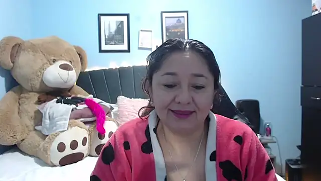 AngelRouss online show from February 27, 10:15 am