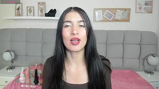 Chlooe Zoe online show from April 19, 3:28 am