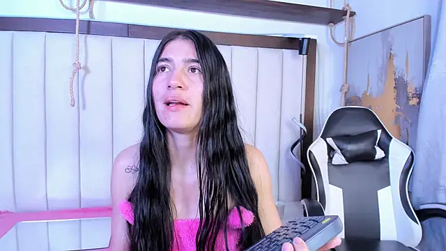 Chlooe Zoe online show from April 23, 8:22 pm