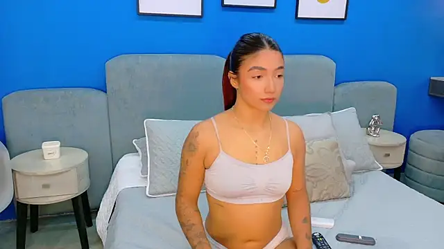 martina roldam online show from January 5, 8:45 pm