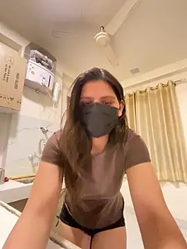 ahista online show from April 22, 7:00 pm