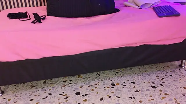 GysellHanson online show from April 15, 12:06 pm